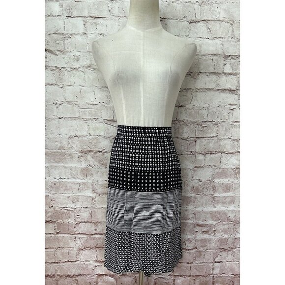 LOFT Womens Faux Wrap Mini Skirt Black White Print Rayon Lightweight Size 14 NEW - Picture 1 of 3